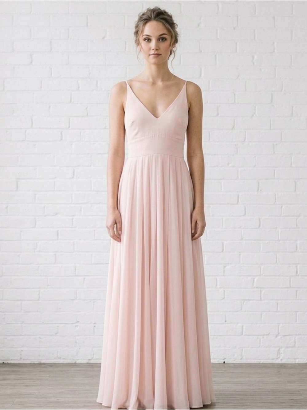 Monique Lhuillier Gown - Picture 3 of 12